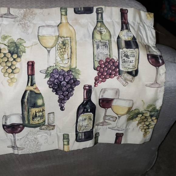 New Mainstays Ivory Valance With Multicolored Wine Theme Print Window Curtain 4 - Picture 7 of 8